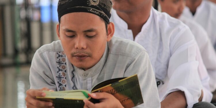 Kegiatan terapi Al-Qur'an bagi warga binaan Rutan Kelas I Makassar, Sabtu, 25 Maret 2023. (Dok/Humas Rutan Kelas I Makassar)
