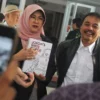 Buku Berjudul Jokowi's White Paper Ditulis Oleh Roy Suryo, Rismon Sianipar, dan Tiffauzia Tiyassuma atau dr Tifa