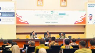 Wamendagri Tekankan Optimalisasi Belanja Daerah dan Inovasi PAD dalam Rakor Pemerintahan se-Sulawesi
