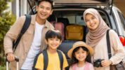 Rakyat.News - Ilustrasi sekeluarga melakukan mudik